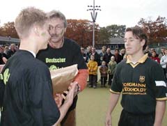 Jo und Jonathan mit Horst Stralkowski - Sportwart des HTCU